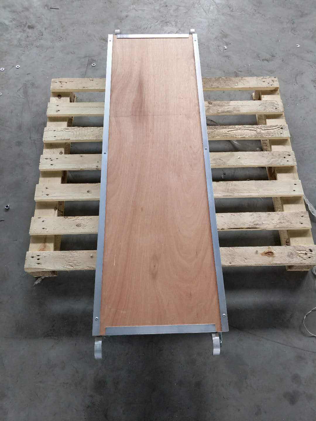 10' X 19" Aluminum Plywood Deck